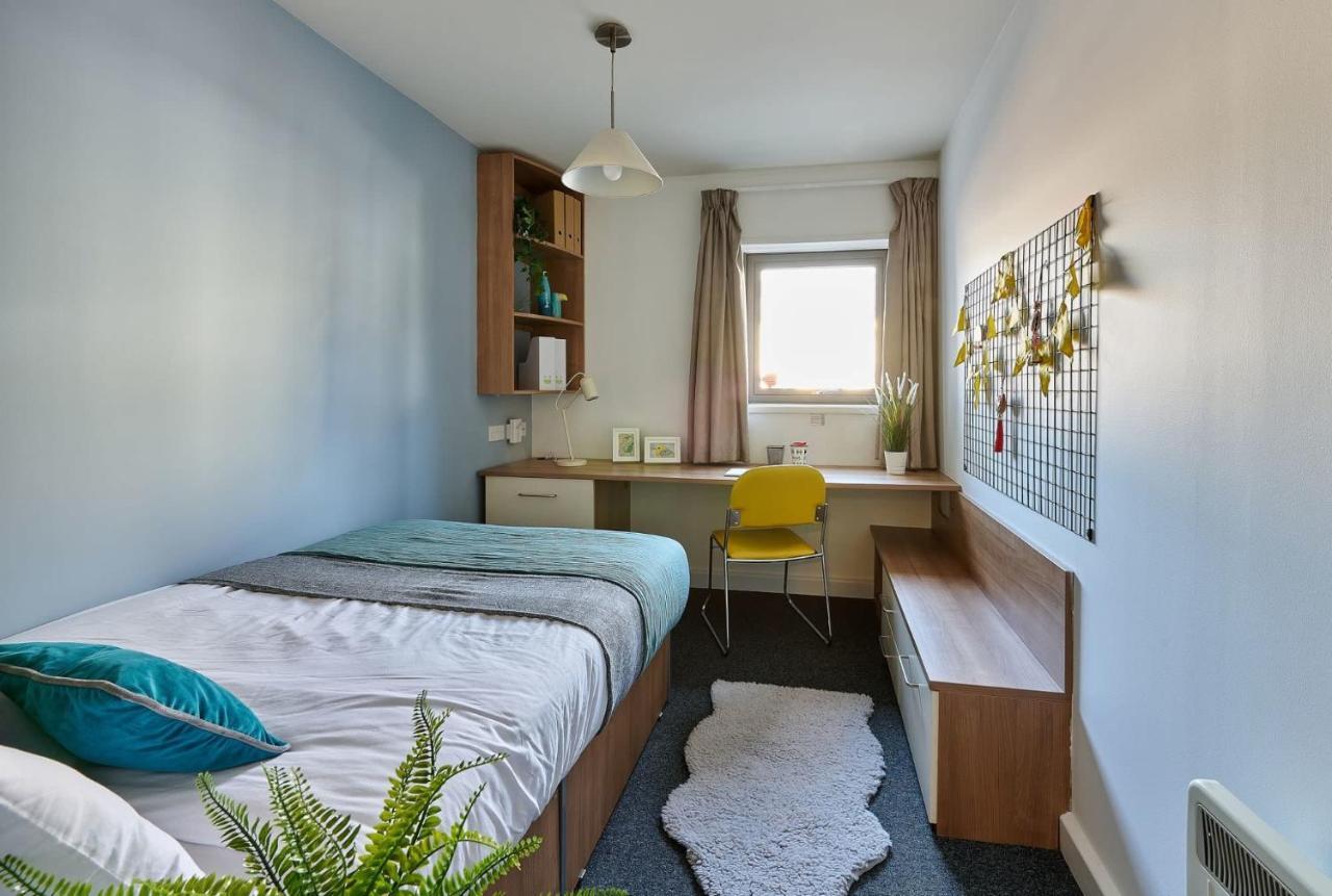Cosy Ensuite Bedrooms At Trust House Near Exeter City Centre Екстер'єр фото